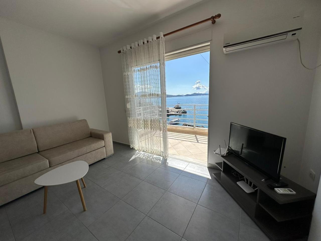Oni'S Apartments Sarandë Exteriör bild